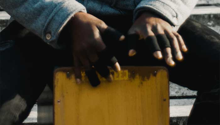 street-cajon-player