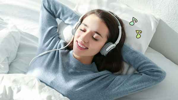 Is It Bad to Listen to Music While Sleeping? - RelaxifyApp